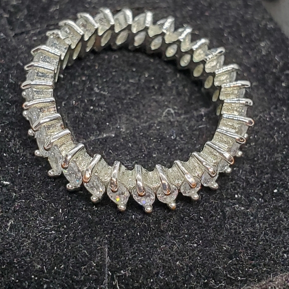 Eternity ring size 7 cubic zirconia silver - Picture 4 of 5